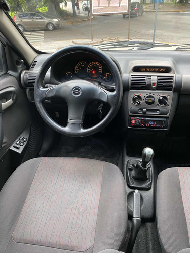 Chevrolet Corsa Classic 1.6 Gl Aa 4P