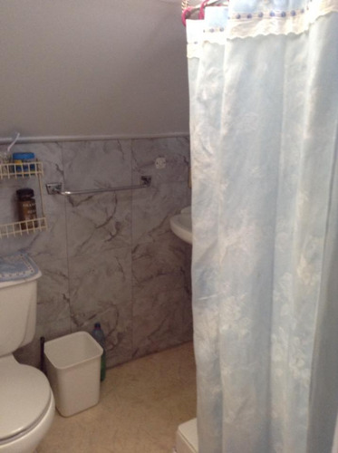Casa 3 Dormitorios 2 Baños Y Con Una Excelente Ubicacion.