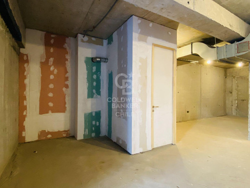 Local Comercial Con Alto Tráfico Y Frente Vidriado