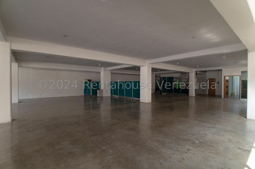 Edificio Comercial En Venta Mls #24-17255