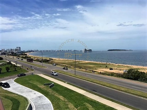 Penthouse Alquiler Anual 4 Dormitorios, Vista Al Mar. Punta Del Este 