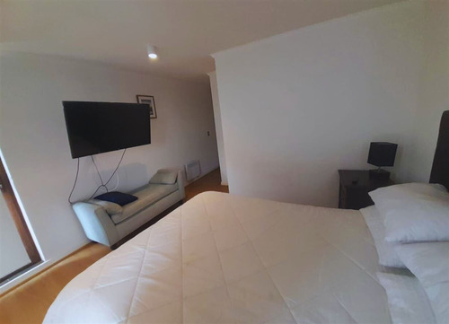Departamento En Venta De 4 Dorm. En Papudo
