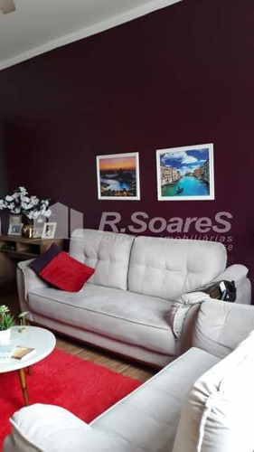 Apartamento Amplo Em Localização Privilegiada - Vvap20629