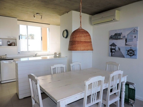 Apartamento En Alquiler Por Temporada De 3 Dormitorios En Manantiales