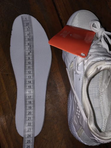 Zapatillas Nike Huarache Run Triple White Dama (Usado)