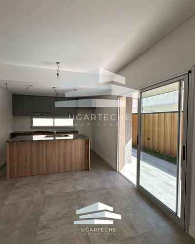 Venta - Departamento Con Jardín, Monte Grande