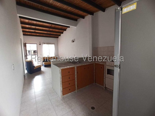 Hermosa Y Comoda Casa En Alquiler Cabudare, Urbanizacion Roca Terra Mls #25-25005 Fcd