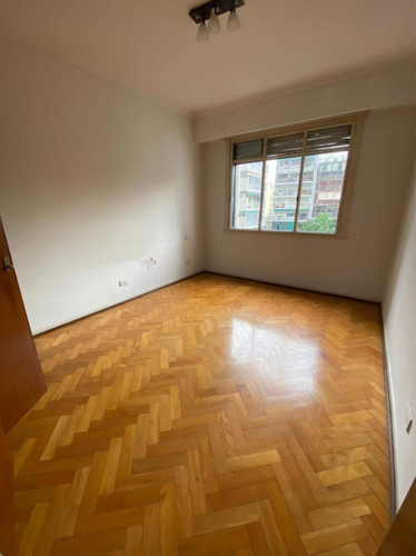 Venta Departamento De 2 Ambientes Con Balcón Y Baulera