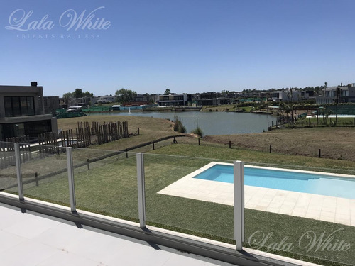 Imagen 27 de 30 de Venta - Casa A Estrenar Con Vista A La Laguna En Terralagos