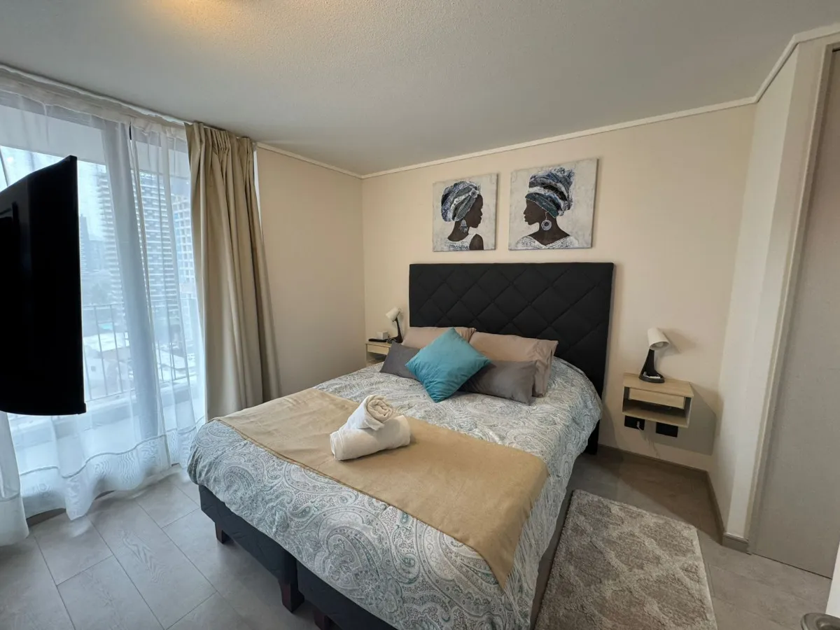 Imagen 2 de 17 de Arriendo Departamento Amoblado 1d 1b 1e En Metro Irarrzaval