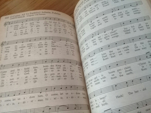 We Celebrate Worship Resource. Himnos Religiosos. Inglés (Usado)