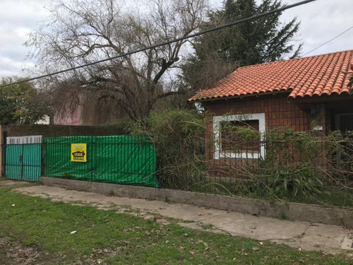 Imagen 1 de 6 de Casa Sobre Importante Lote En Buena Zona