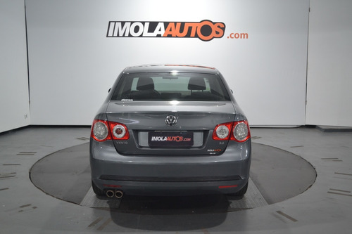 Volkswagen Vento 2.5 Advance M/t 2009 -imolaautos-