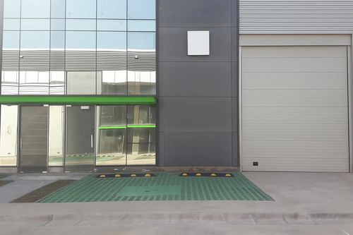Arriendo Bodega De 410m2 En Lampa