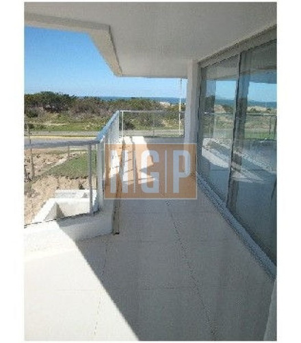Hermoso Depto De Lujo En La Brava Con Pileta Y Parrillero Propio -ref:9179