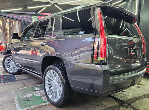 Cadillac Escalade ESV 6.2 Platinum At