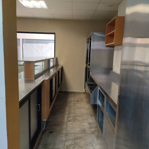 En Venta Local Comercial Multipropósito G.g