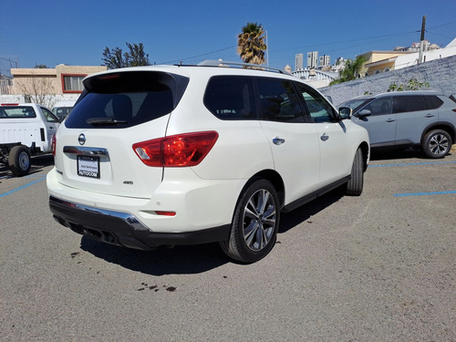 Nissan Pathfinder EXCLUSIVE 4WD