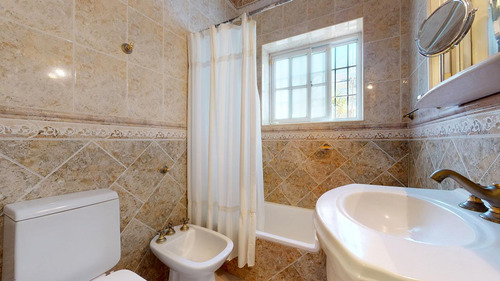 Casa En Venta En Gonnet
