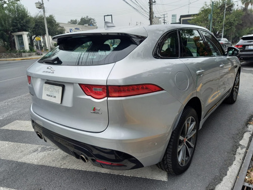 Imagen 8 de 11 de Jaguar F Pace S 2019