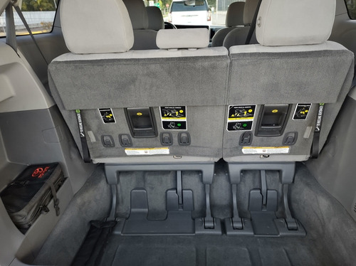 Imagen 12 de 14 de Toyota Sienna 2016 3.5 Ce At