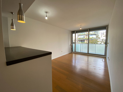 Apartamento Con Terraza Al Frente, 1 Dormitorio Y Garage.
