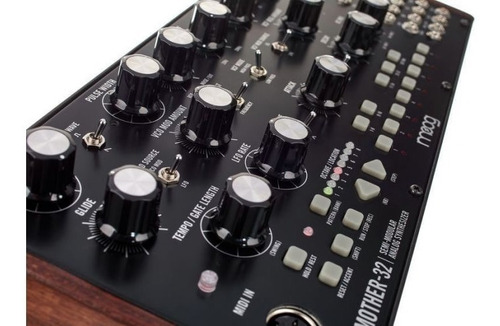 Imagen 5 de 5 de Mother 32 Moog Sintetizador Análogo Semi Modular Eurorack Cv