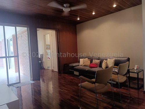 Casa En Venta En Lomas De Chuao Caracas Calle Cerrada