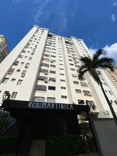 Sky Group, Vende Apartamento En Res. Martinica, Prebo, Valencia. Jose R Armas. Ela-085