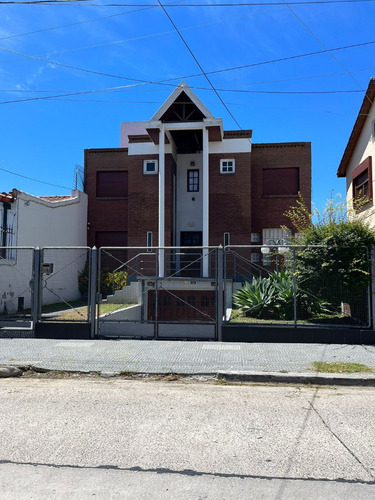 Hermosa Casa En Barrio Bernal Este, A 4 Cuadras De La Estacion Bernal.  Se Vende Urgente!!!