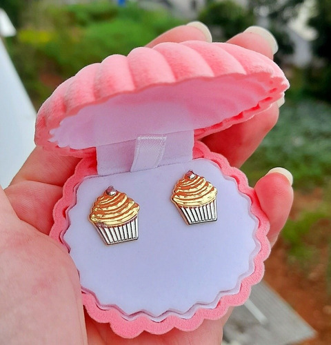 Imagem 1 de 1 de Brinco Cupcake Banhado A Ouro 18k E Aplique De Ródio Branco
