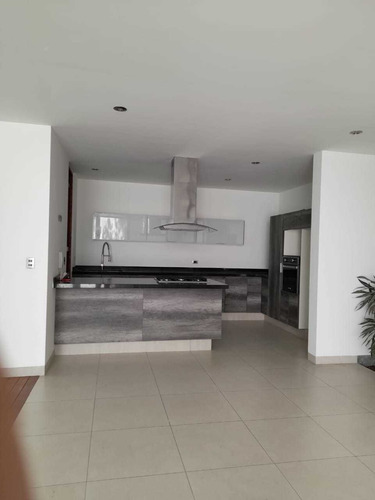 Hermosa Residencia En La Mejor Zona De Aguascalientes