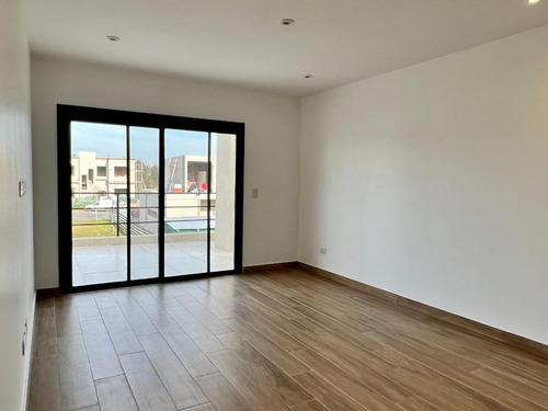 Imagen 22 de 30 de Casa Con 3 Dormitorios Y Escritorio - Acacias - Puertos