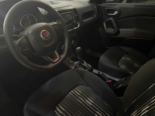 Imagem 13 de 15 de Fiat Toro 2017 1.8 16v Freedom Flex 4x2 Aut. 4p