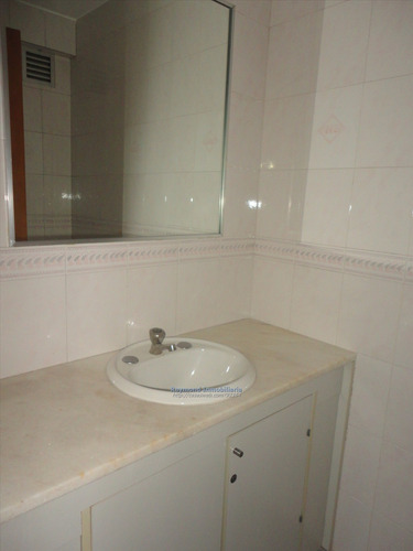 Oficina De 150m2 En Alquiler En Ciudad Vieja - 2 Gges