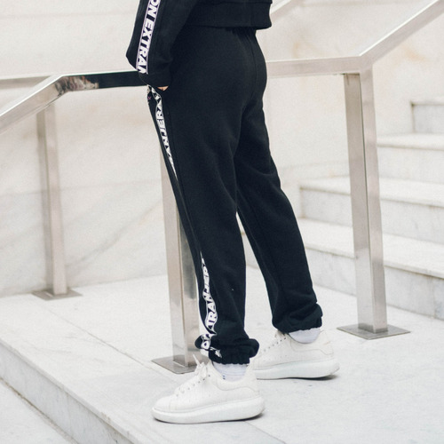 Jogging Tigre Leyenda Negro