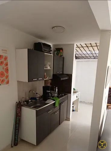 Casa Dos Plantas Totalmente Terminada Sobre Vía Principal