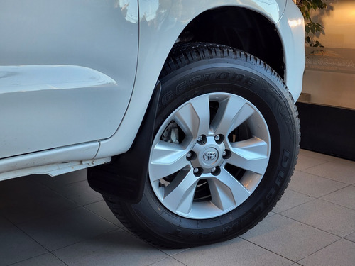 Imagen 12 de 15 de Toyota Hilux Dx 4x4