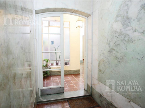 Imagen 3 de 14 de Ph De 2 Ambientes Con 2 Patios- Recoleta