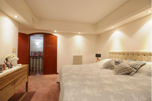 Venta Casa 5 Ambientes Jardin Y Cochera Playroom