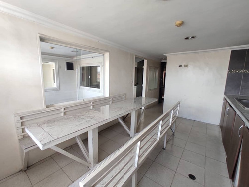 Imagen 7 de 13 de Local Comercial En Av. Principal De Coropo 04265330810