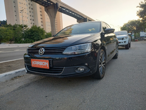 Volkswagen Jetta 2.0 Comfortline Flex 4p Automática