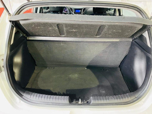 Imagem 10 de 13 de Hyundai Hb20 1.6 Comfort Flex Manual
