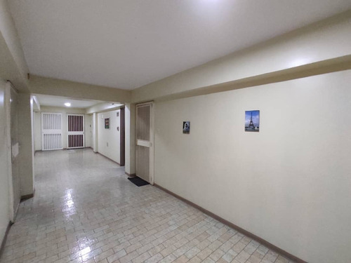 Imagen 10 de 26 de Mls #23-3464 Apartamento En Venta Ramo Verde Los Teques Fanny Calderón & Sidney Moreno Asesores Inmobiliarios.