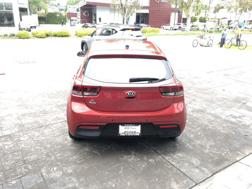 Imagen 13 de 15 de Kia Rio 5 Puertas