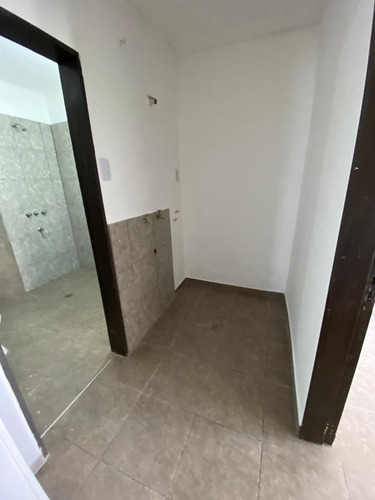 Excelente Departamento En Venta De 1 Dormitorio C/ Cochera En Cafferata