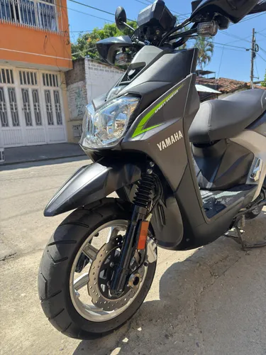 Bwis Fi 2018 Como Nueva Todo Al Dia Con Traspaso Incluido.