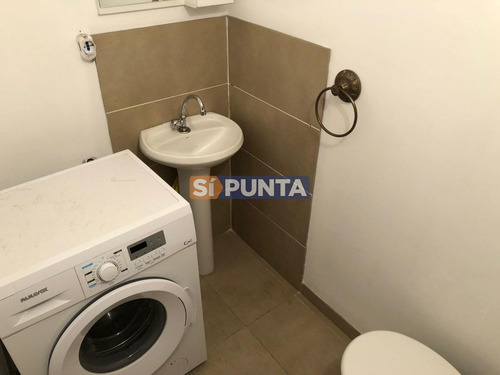Imagen 18 de 25 de Casa En Jardines De Cordoba - Punta Del Este