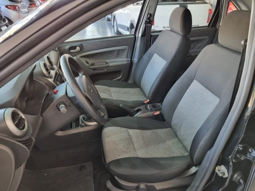 Imagem 11 de 15 de Fiesta Sedan 1.6 Mpi Class Sedan 8v Flex 4p Manual