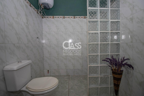 Venta Casa En Las Piedras, 2 Dormitorios, Gran Terreno.